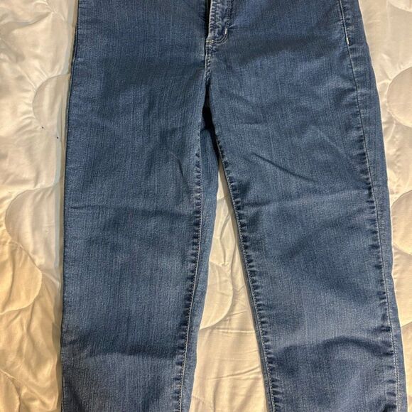 NYDJ Jeans Size 8 Capri 20 Inch Inseam - Picture 1 of 13